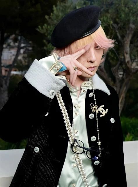 g dragon chanel pearls|K.